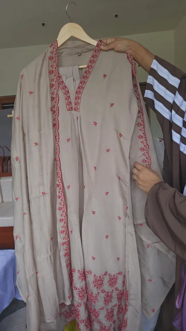 Slub Silk Embroderied Suit