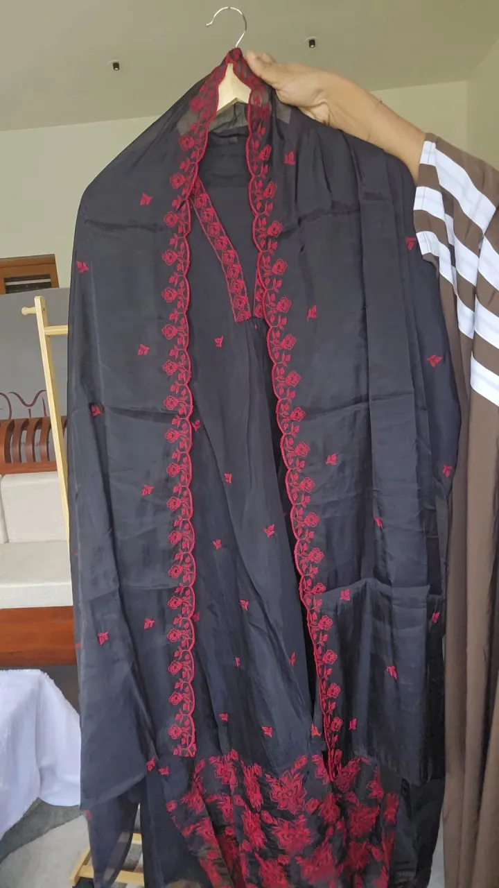 Slub Silk Embroderied Suit