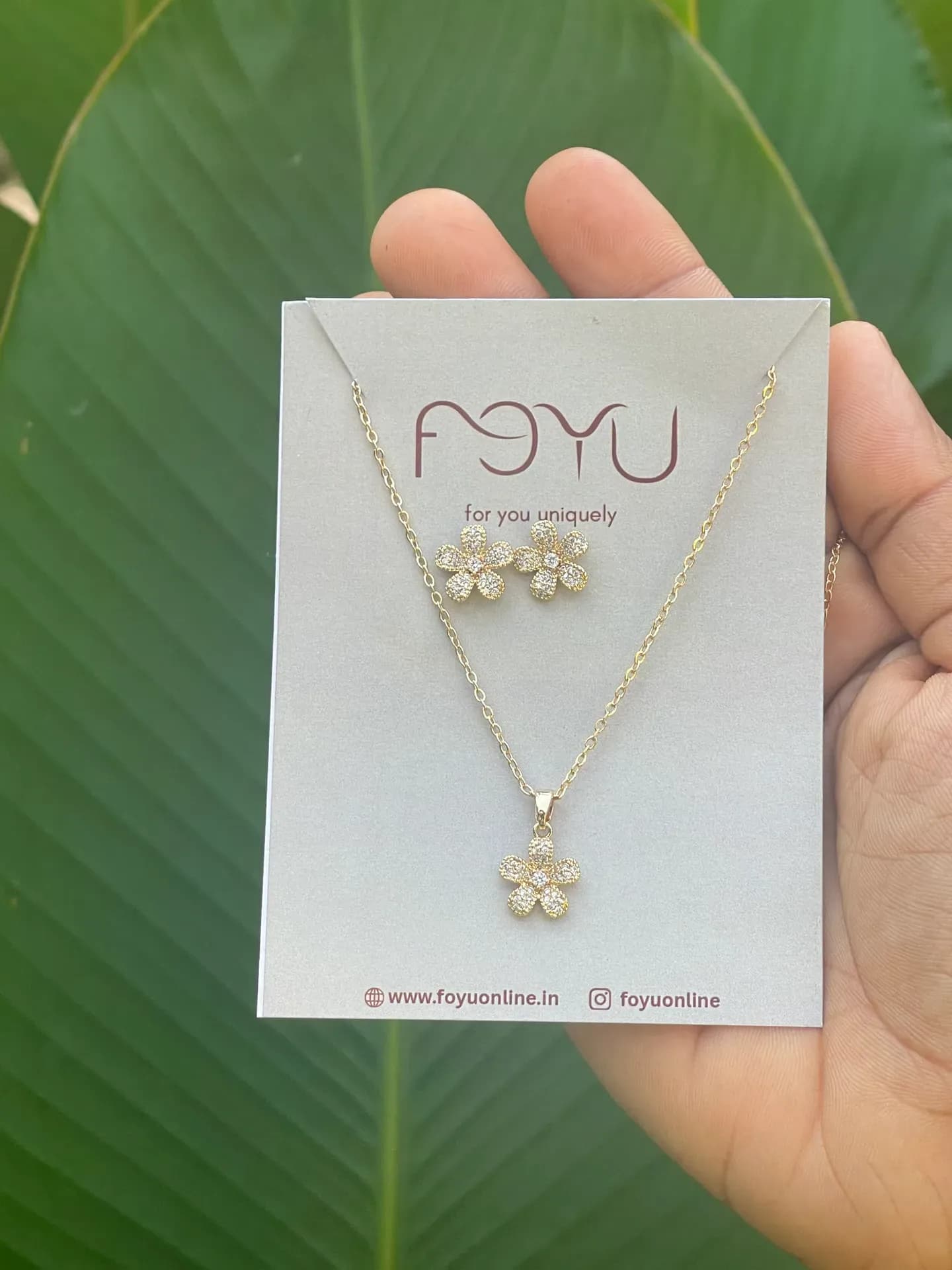 Floral anti tarnish necklace and earring combo