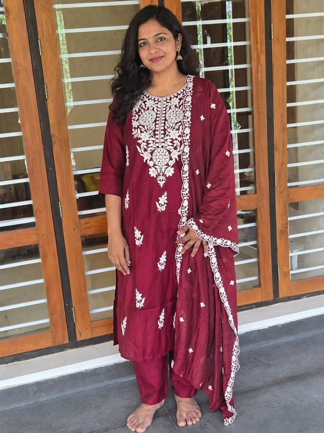 Chikankari salwarset meroon